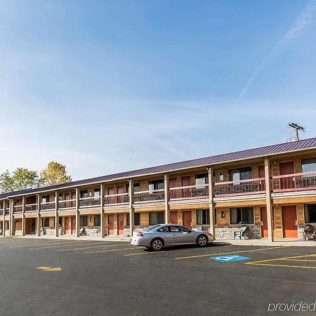 Econo Lodge Inn & Suites Kalispell - Glacier National Park Gateway Екстериор снимка
